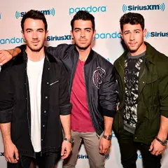 Jonas Brothers — фото артиста
