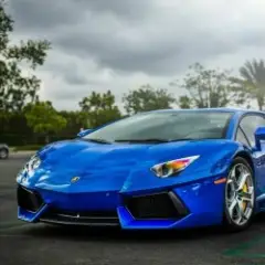 Синий Lamborghini