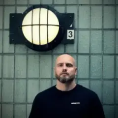 Обложка трека Feel Alive