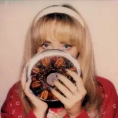 Sabrina Carpenter — Buy Me Presents