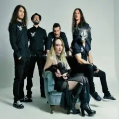 Обложка трека Holy Alix