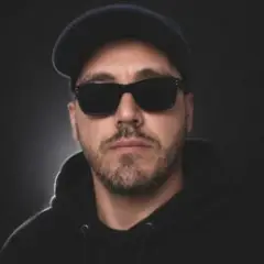 Обложка трека Alright
